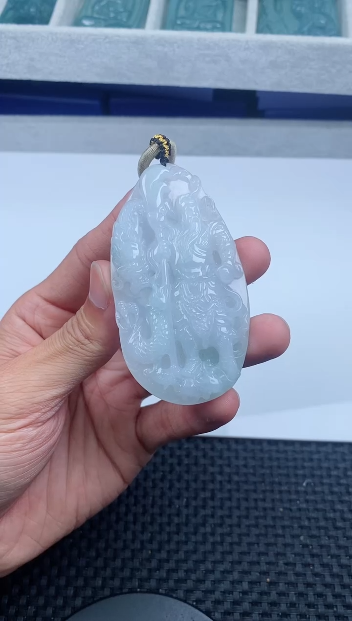 翡翠未镶嵌颈饰1111111111