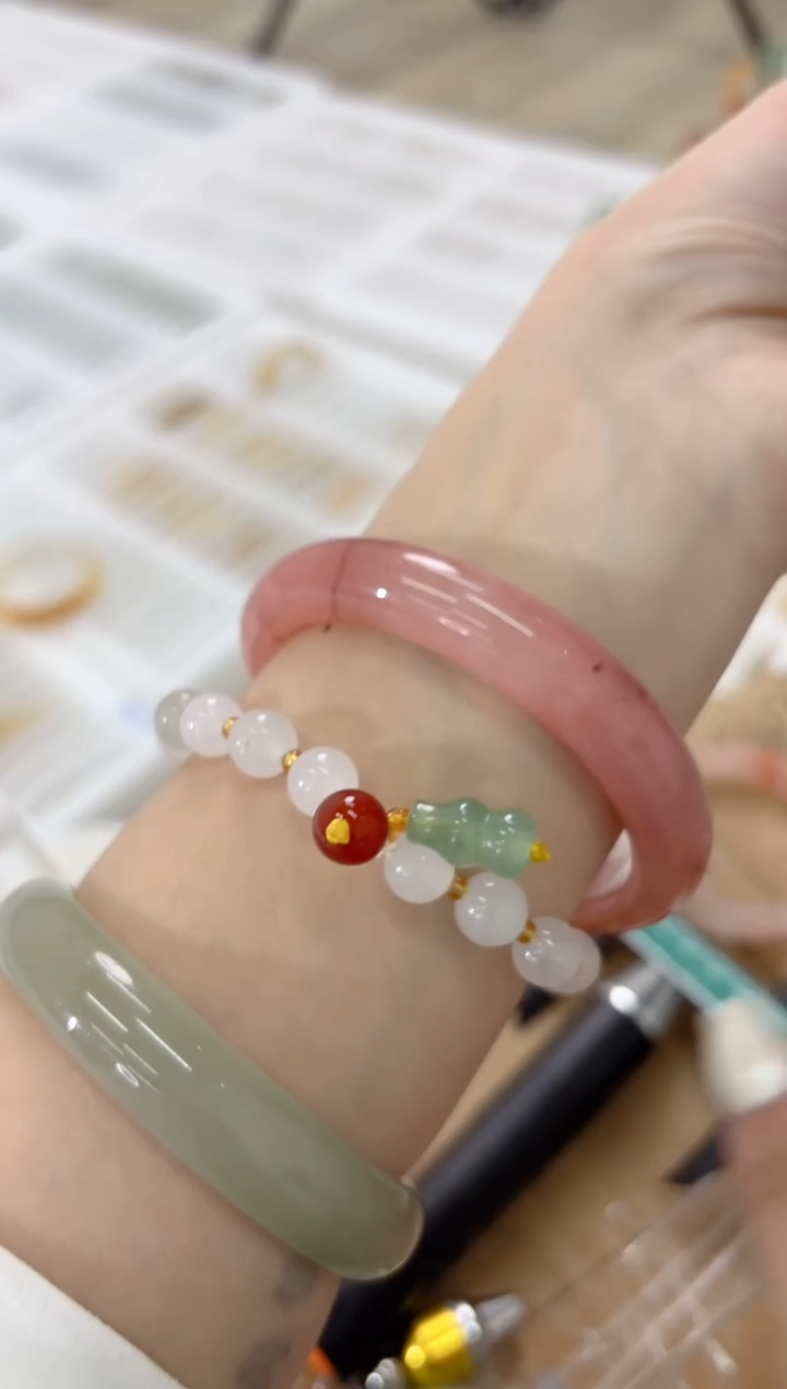 未镶嵌手镯石英质玉66-58F