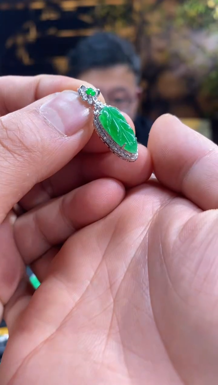 【闪购商品】翡翠吊坠(不含链)18K金镶嵌k00194-天然翡翠a货吊坠