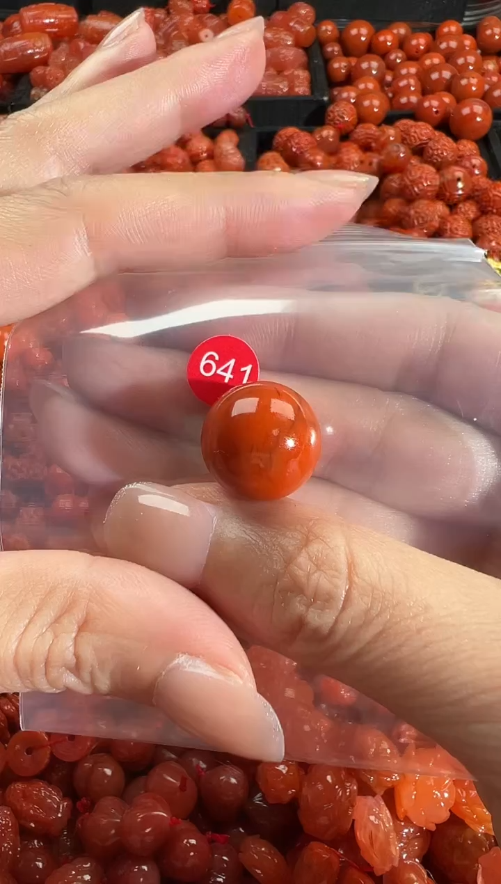 颈饰未镶嵌南红玛瑙1