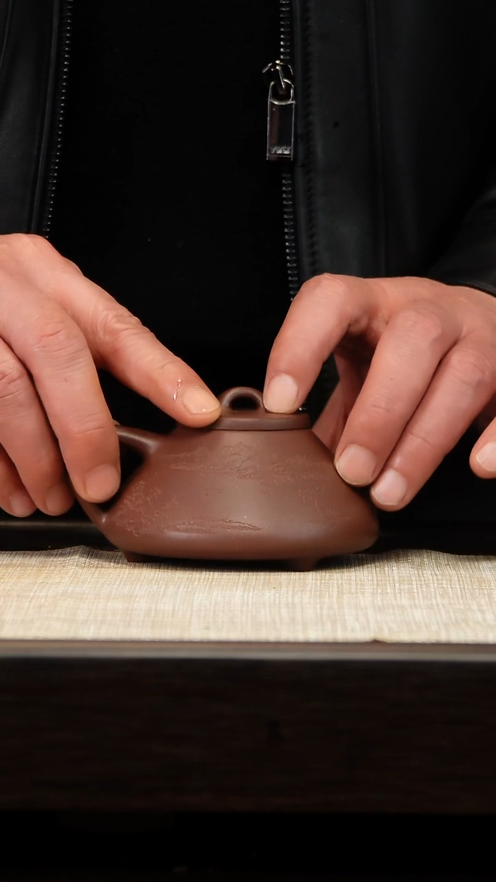 茶壶紫砂刻绘子冶