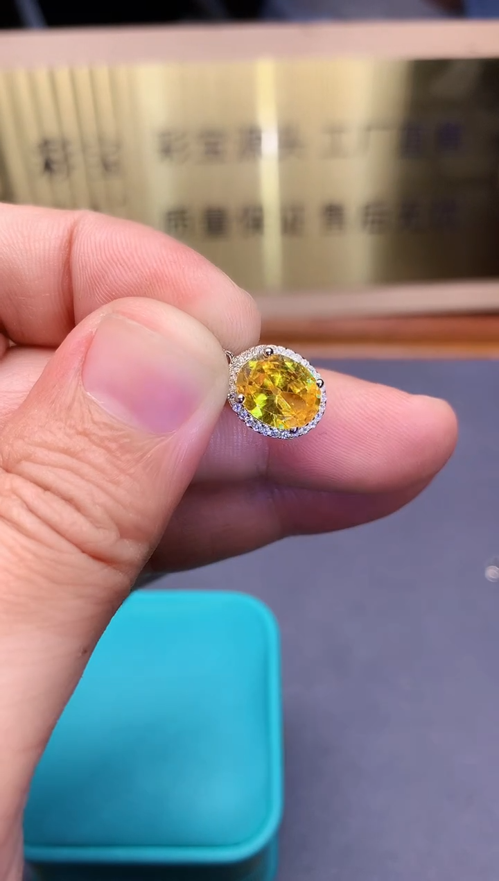 【闪购商品】蓝宝石颈饰银S925镶嵌........