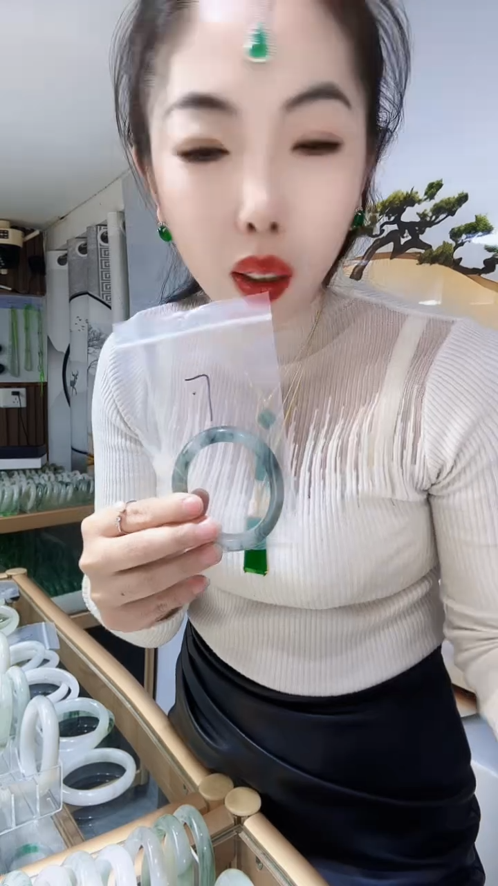 未镶嵌手镯石英质玉新疆天山翠手镯56 圈口