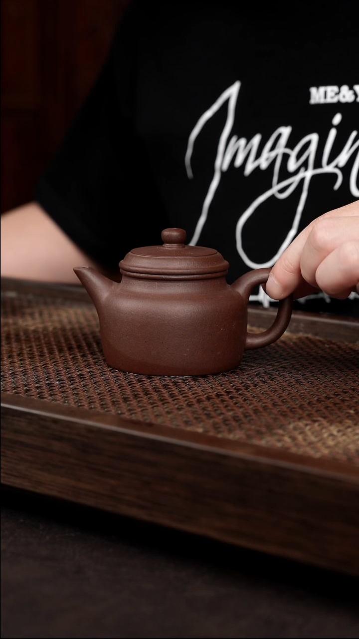 茶壶紫砂紫泥剑流德中