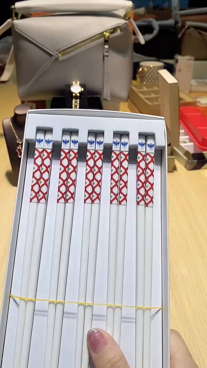 【闪购商品】瓷片锅碗瓢盆一件不剩