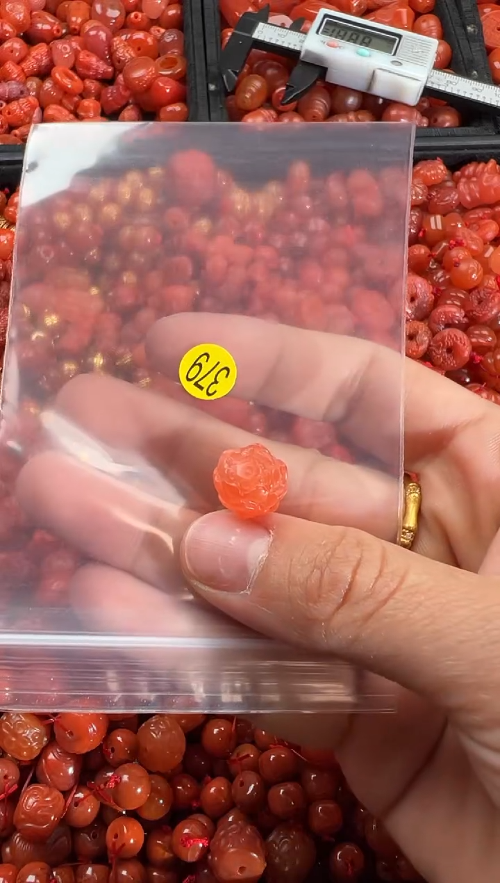 【闪购商品】南红玛瑙颈饰未镶嵌1
