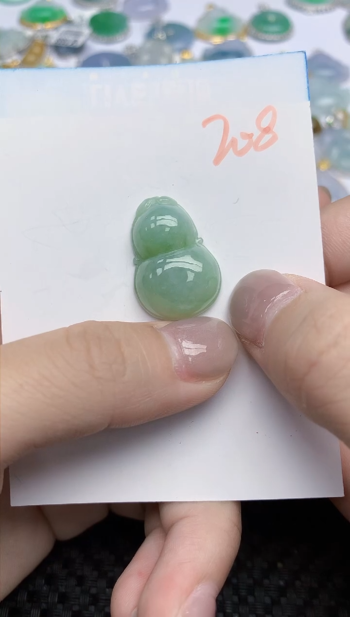 【闪购商品】翡翠颈饰未镶嵌天然翡翠A货