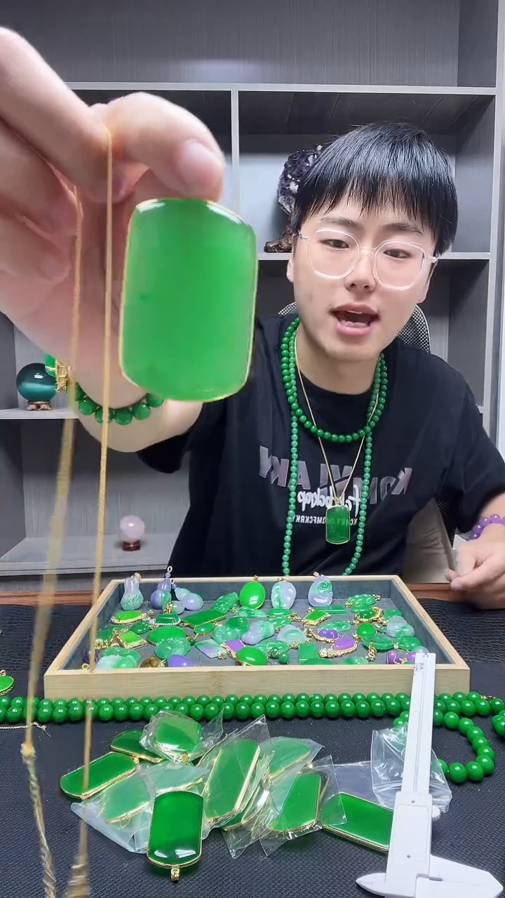 翡翠14K金镶嵌吊坠(赠链)吊坠