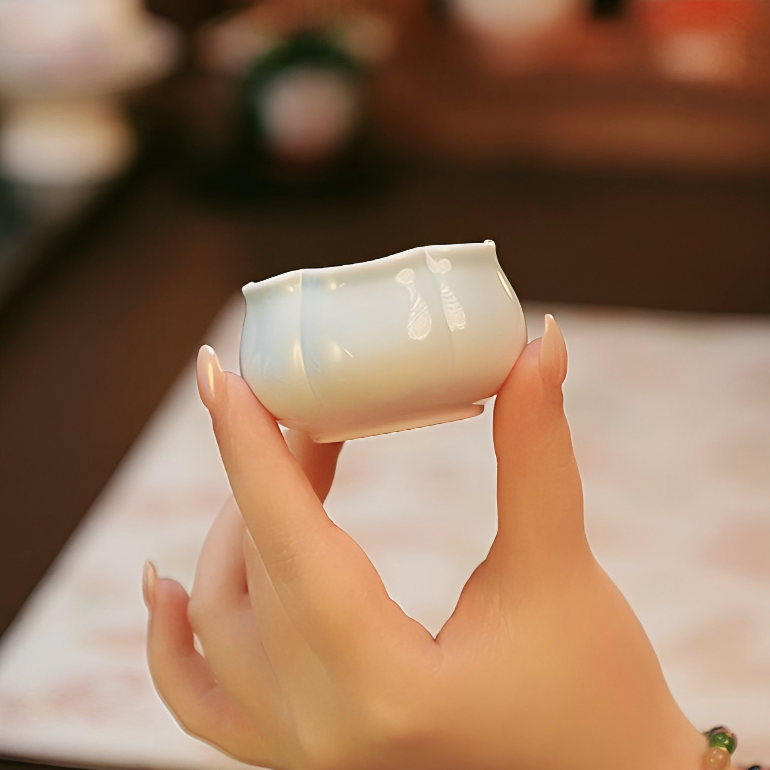 晴雨粉蓝渐变女士精致优雅陶瓷茶具主人杯花苞杯（50ml）