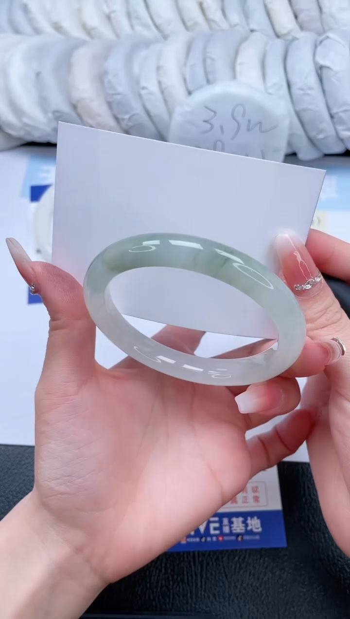 【闪购商品】石英质玉手镯未镶嵌T76-61