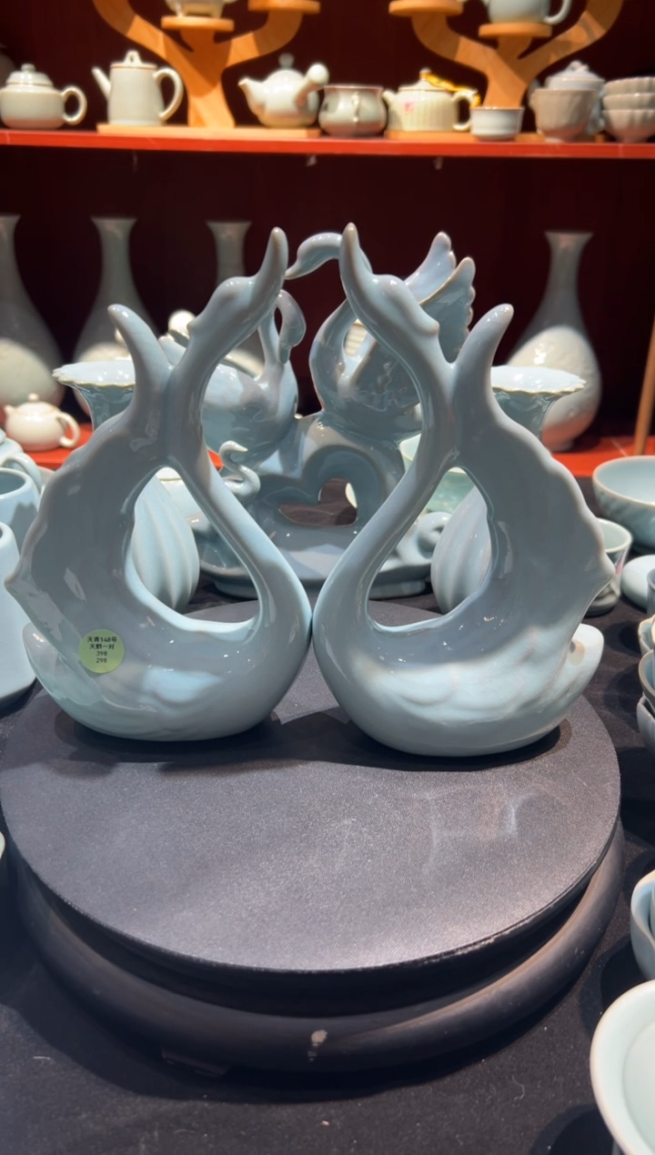 【闪购商品】摆件天青釉水天鹅摆件一对
