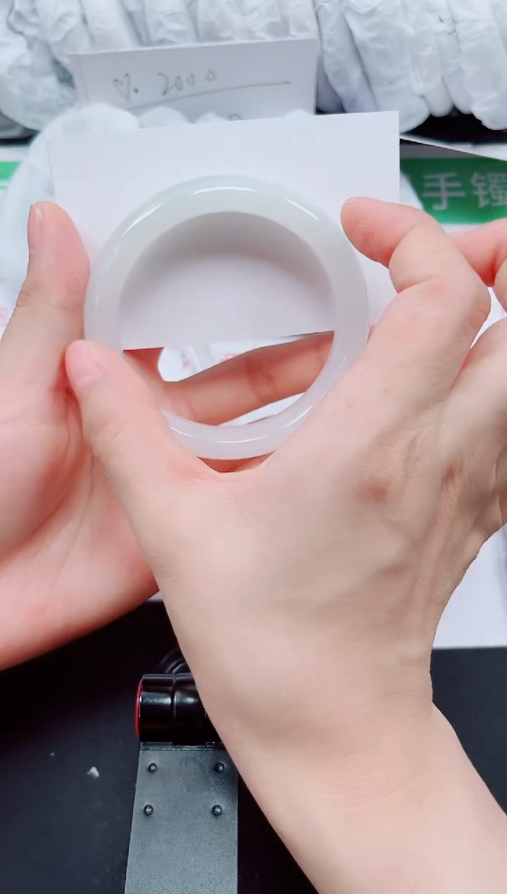 石英质玉手镯未镶嵌14-55/56