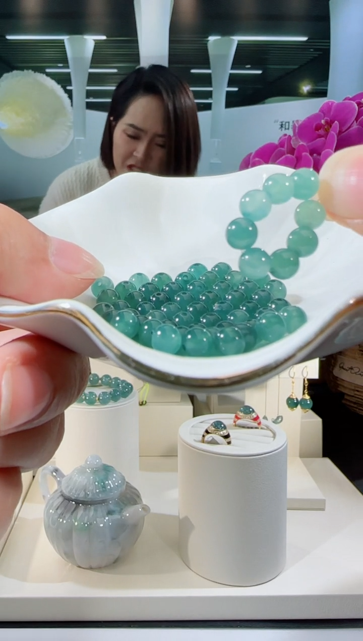 【闪购商品】翡翠吊坠(不含链)未镶嵌单珠多样性发一个