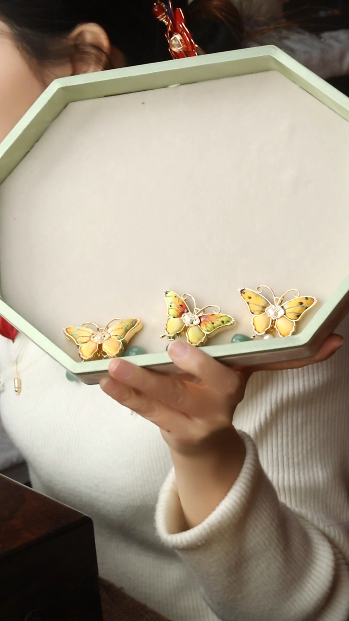 【闪购商品】刺绣非遗苏绣姚老师饰品随机发一个