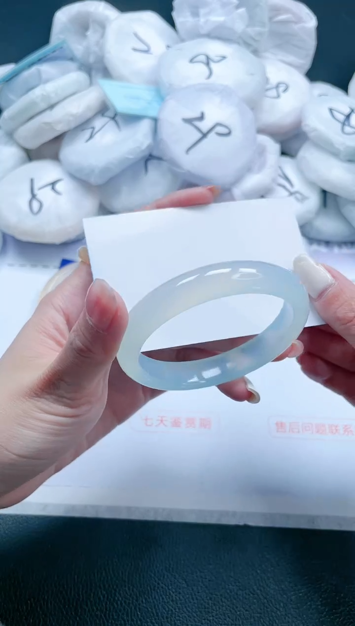 【闪购商品】石英质玉手镯未镶嵌15J119-56