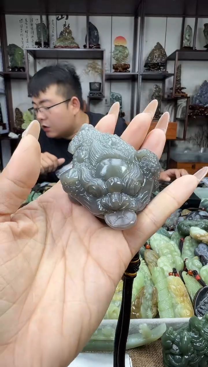 未镶嵌和田玉把件1