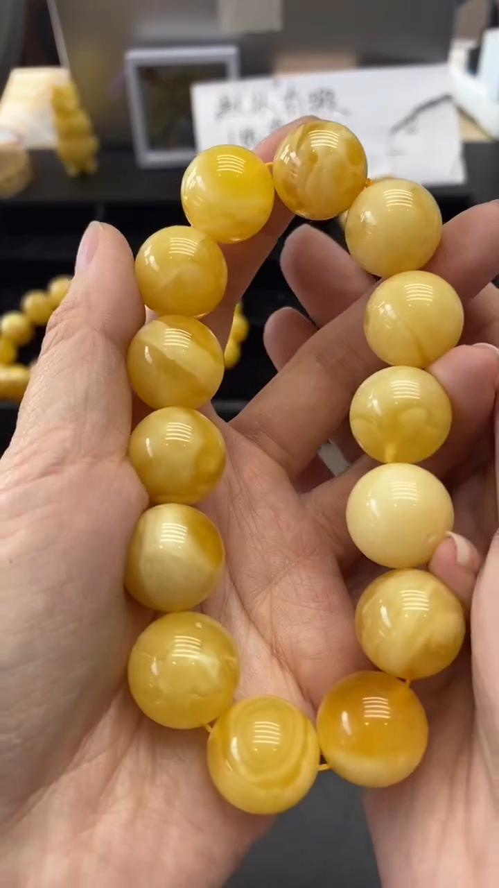 琥珀未镶嵌珠宝奇石2188