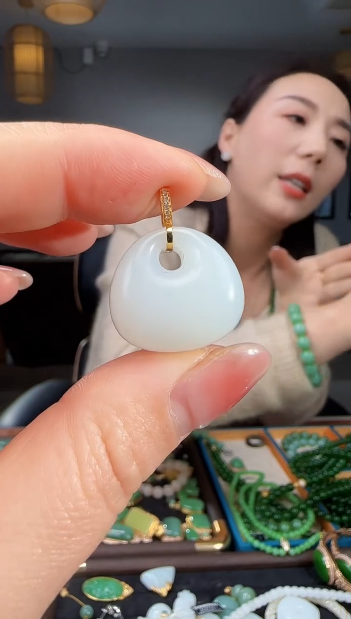 吊坠(不含链)18K金镶嵌和田玉1