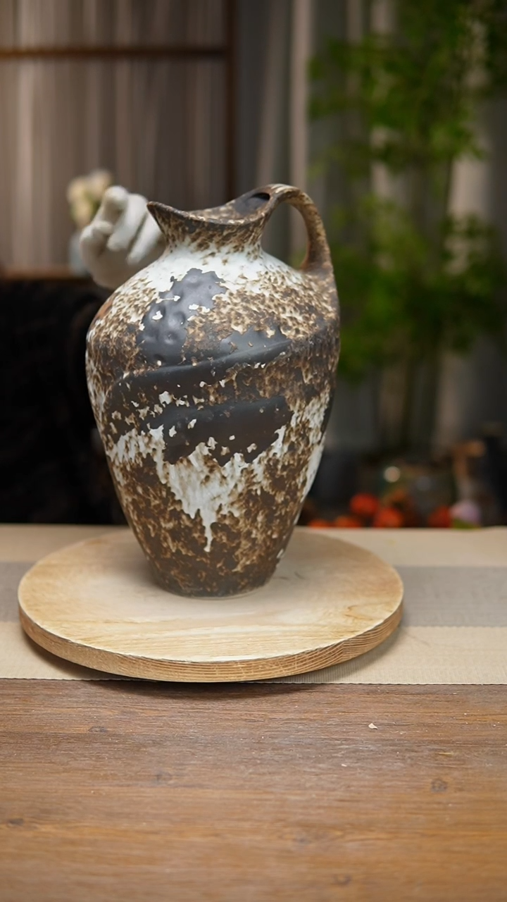 【闪购商品】陶瓷  花器诧寂黑奶壶