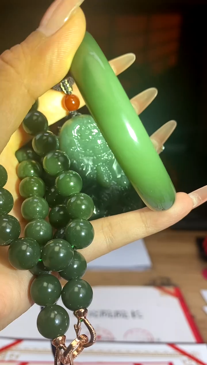 和田玉未镶嵌颈饰A154