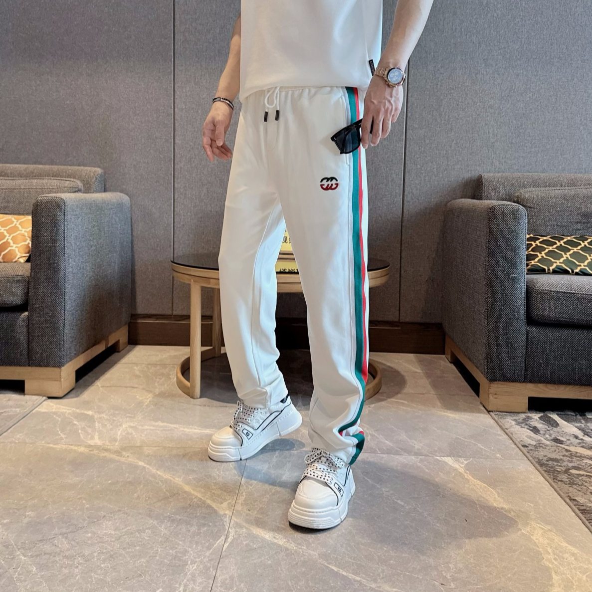 2025秋季极简风男直筒休闲裤刺绣舒适异色织带显瘦长裤简欧慵懒