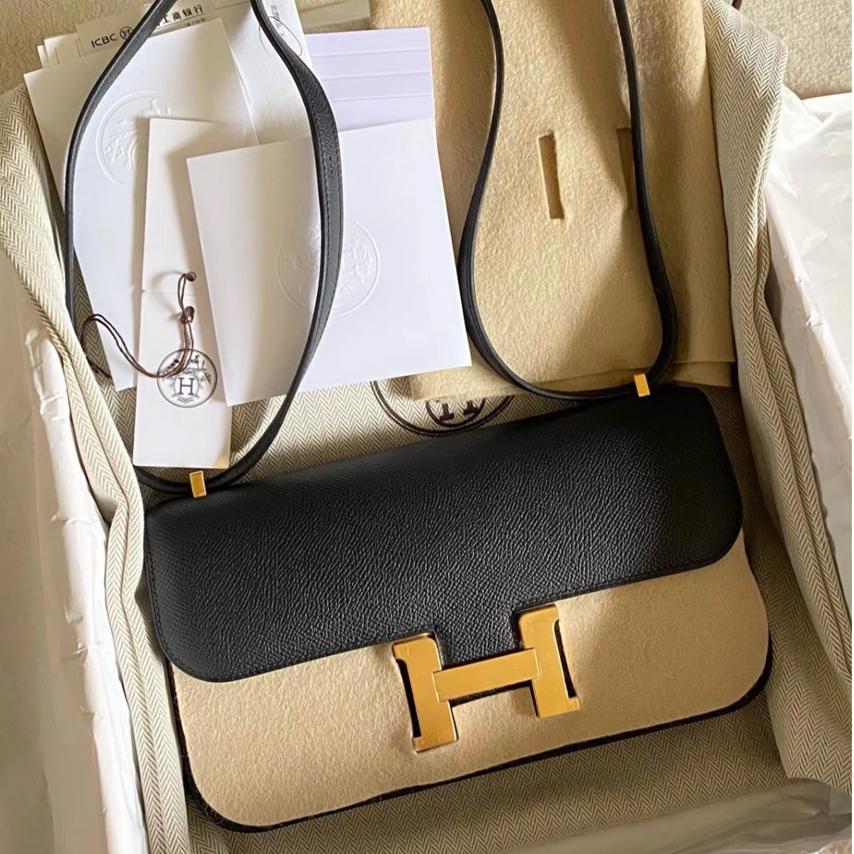 全新未使用 Hermes/爱马仕 外【小花Han】康康Elan横板黑色 W刻金扣