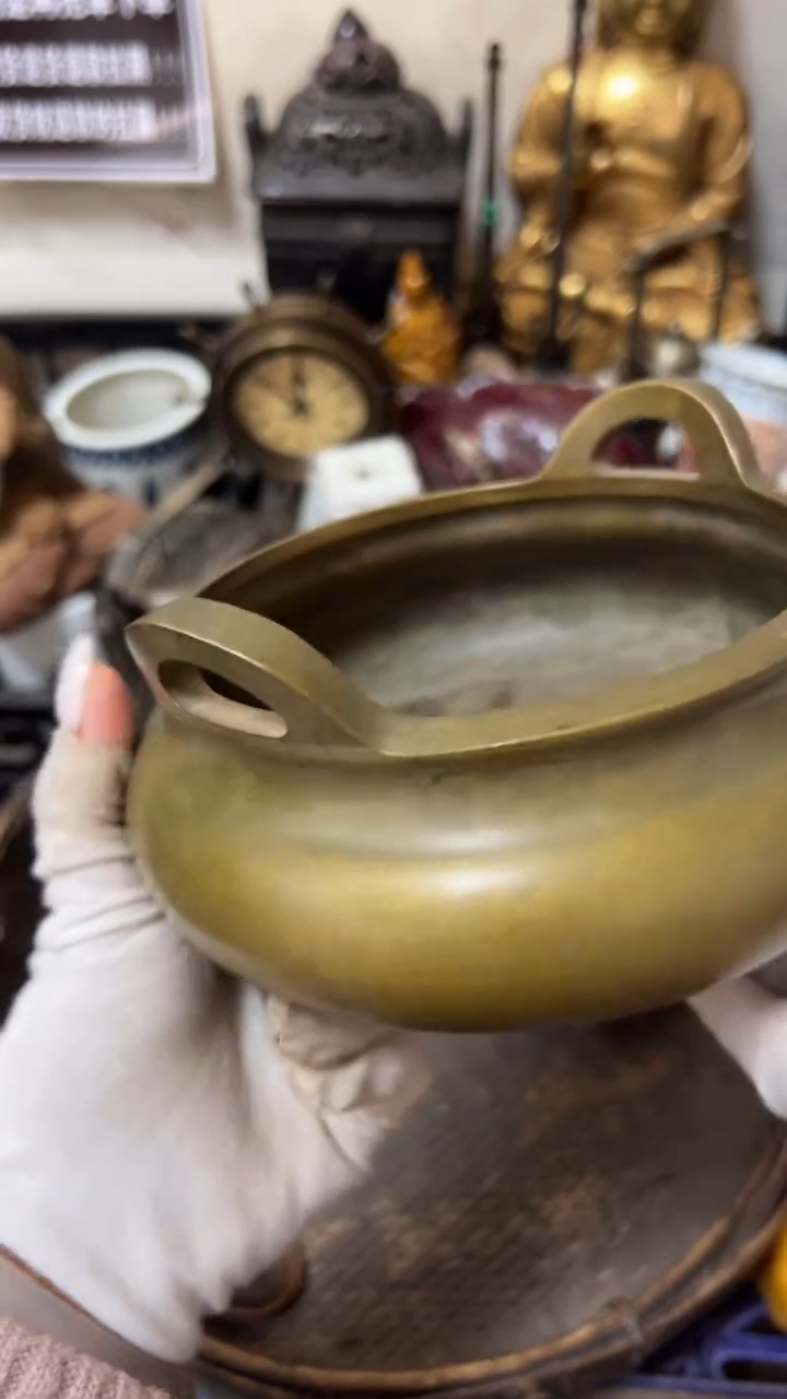 铜嘻****）小香炉，看好在拍