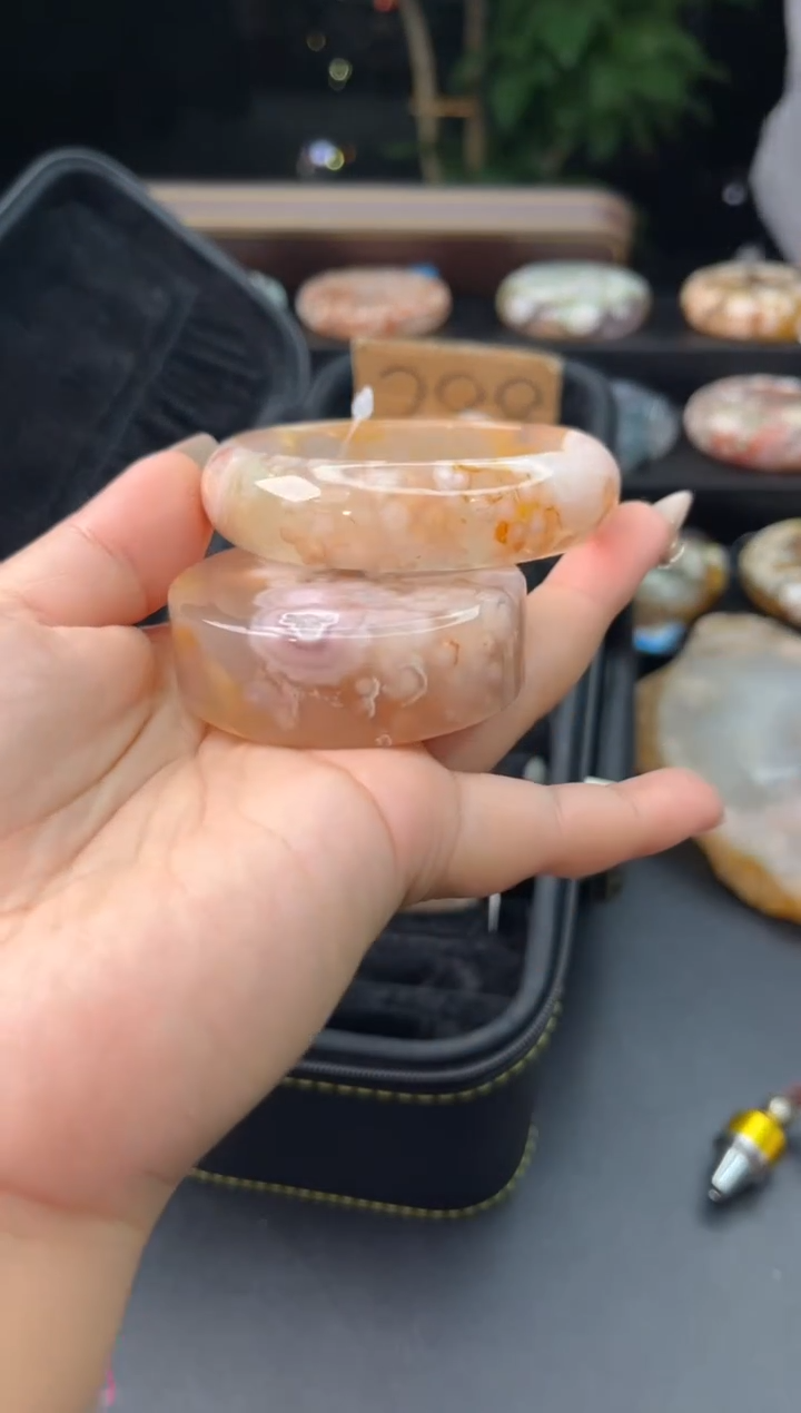 【闪购商品】石英质玉手镯未镶嵌赠送镯心（圈口55