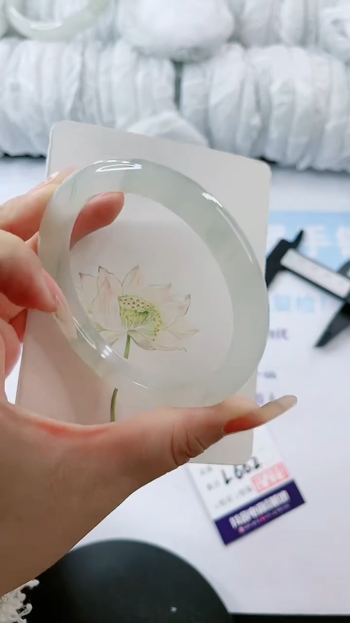 【闪购商品】石英质玉手镯未镶嵌多样性发货L662