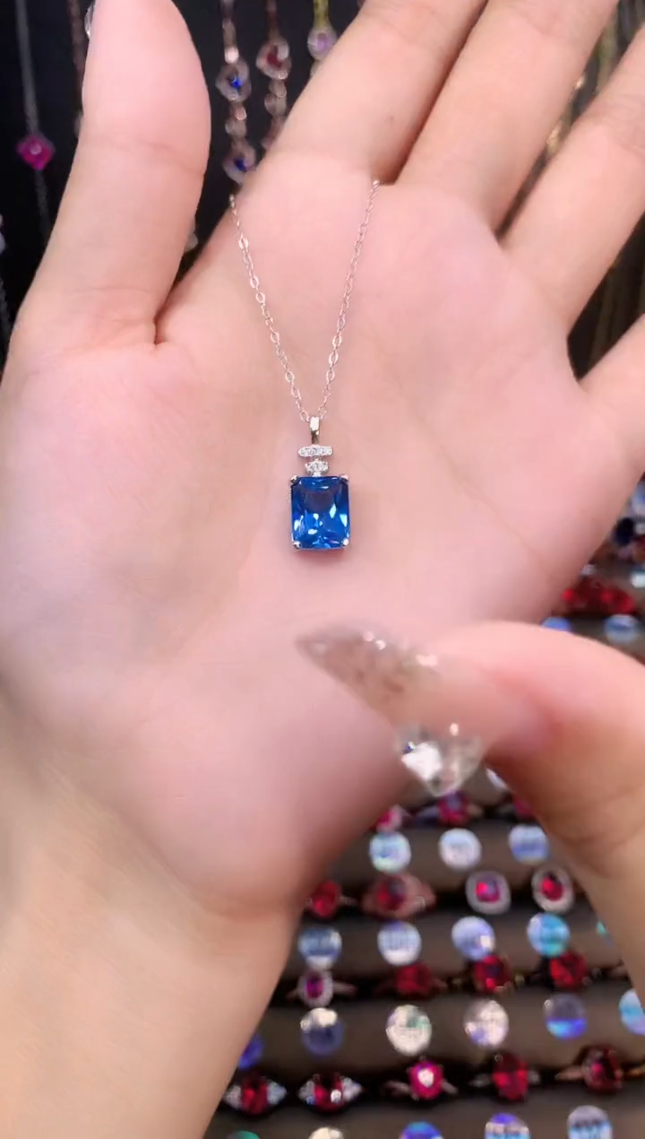 蓝宝石吊坠(赠链)银S925镶嵌银色810