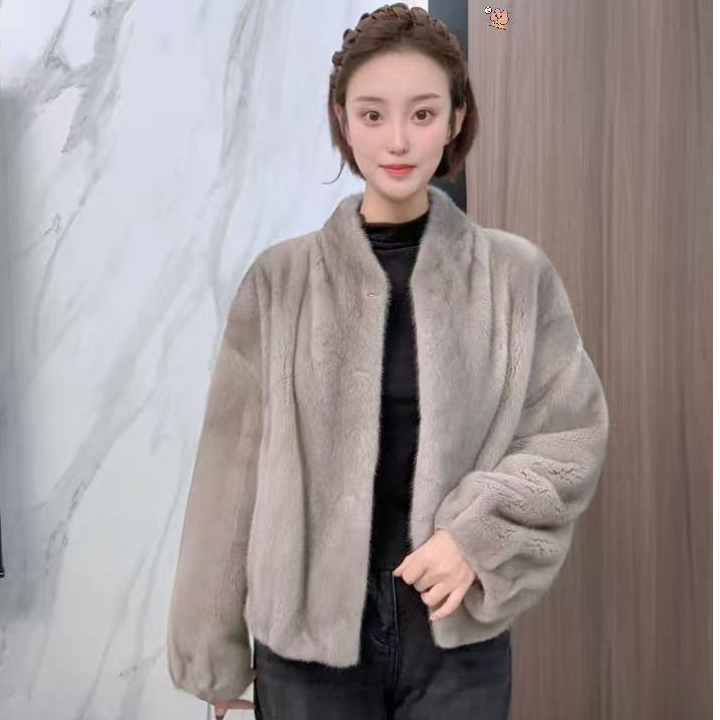 2025新款短款钻石领女常规款天然皮草