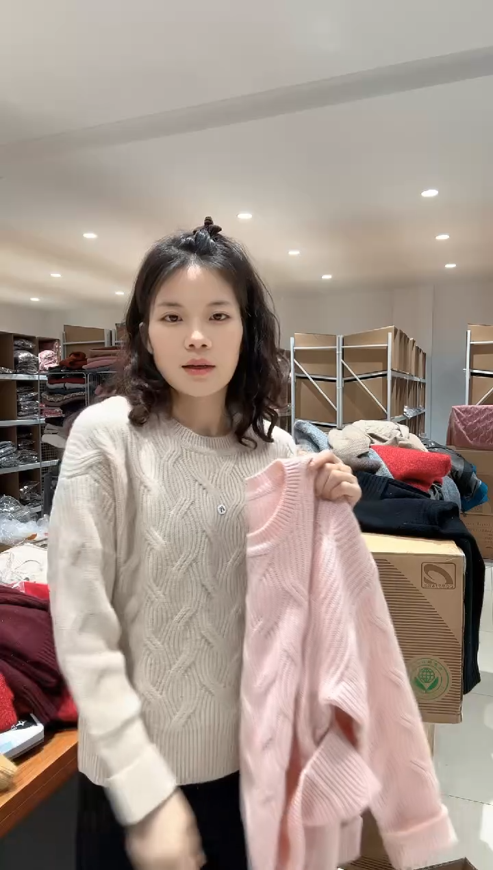 康赛妮AU纱线 拍下备注   颜色  尺码 M110内 L130内