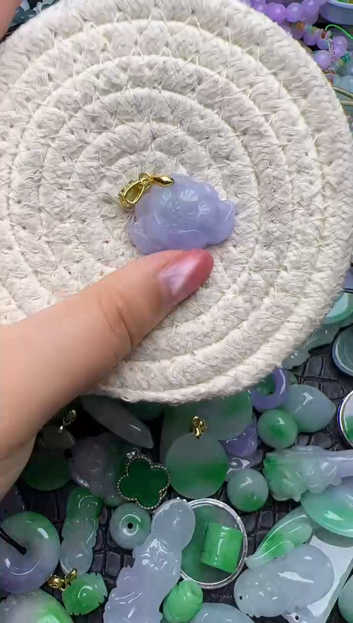 颈饰未镶嵌翡翠天然缅甸翡翠吊坠
