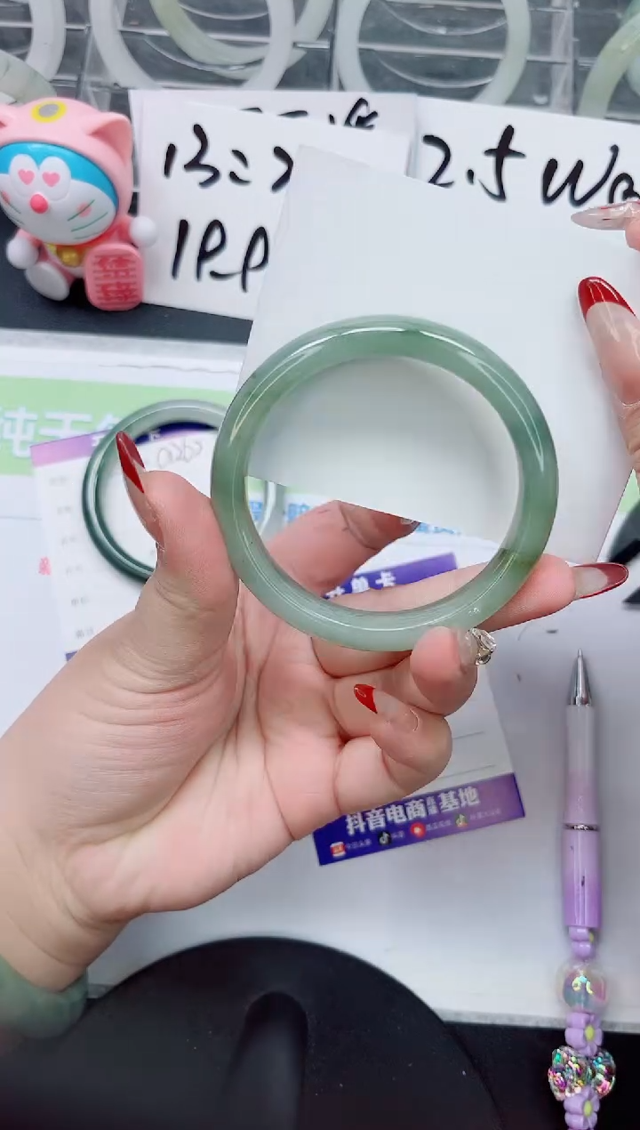 【闪购商品】石英质玉手镯未镶嵌a263