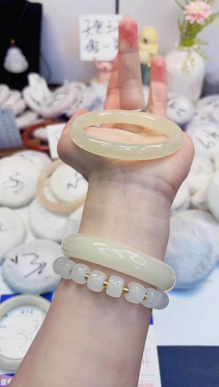 【闪购商品】石英质玉手镯未镶嵌415-美人条-圈口56