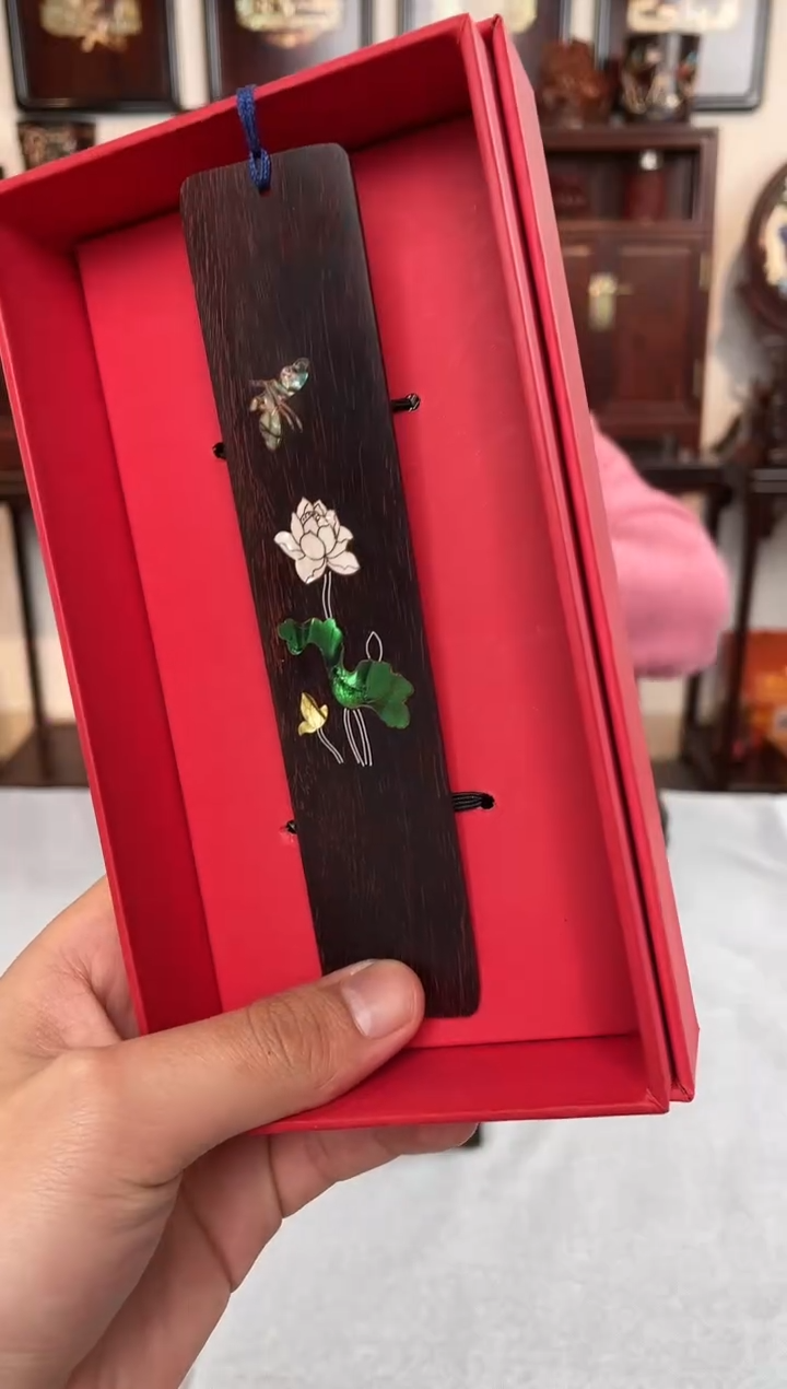 【闪购商品】紫檀木类成套家具书签