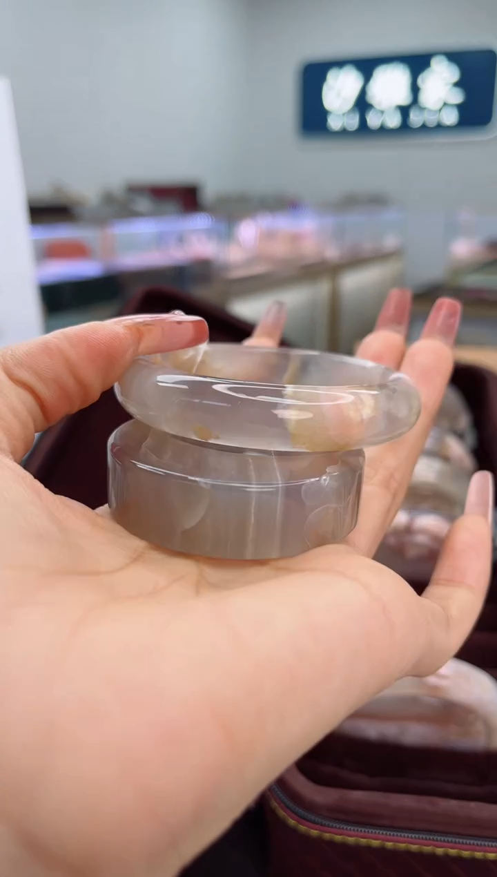 石英质玉手镯未镶嵌56圈口（赠品镯心）3022065