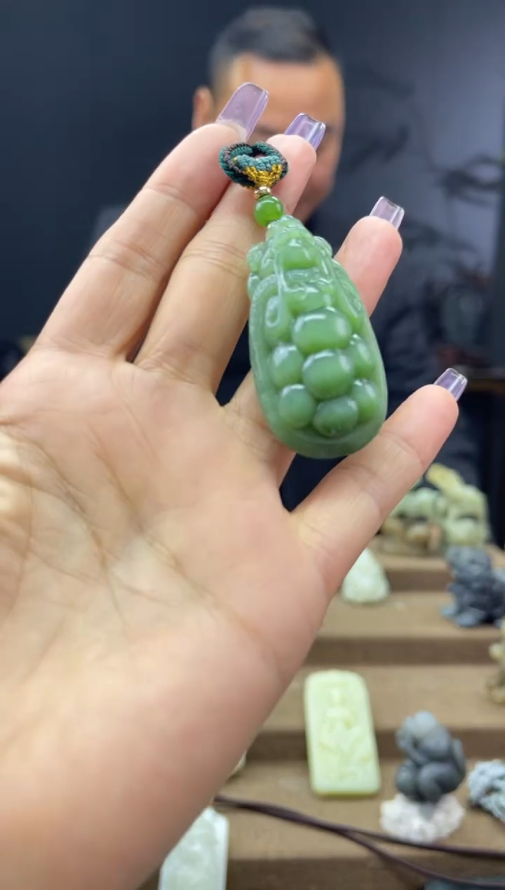 颈饰未镶嵌和田玉1