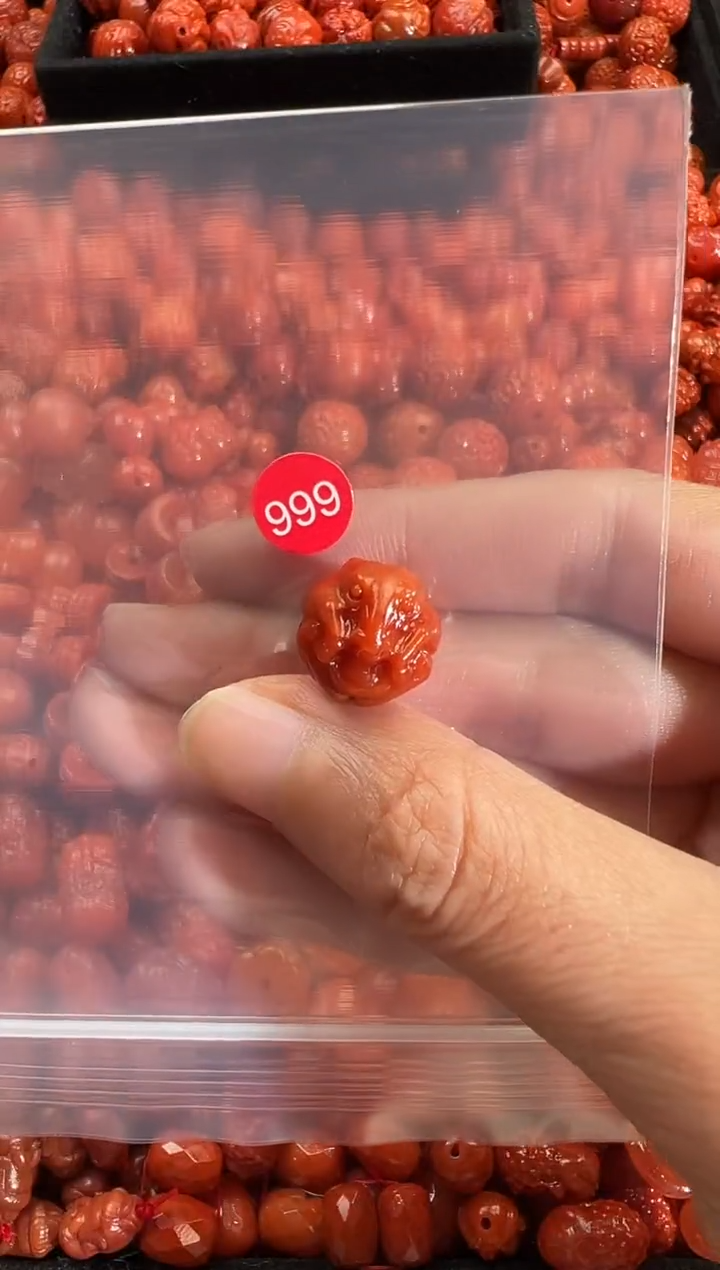 颈饰未镶嵌南红玛瑙娜***征1