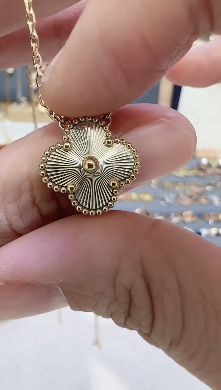 【闪购商品】18K金颈饰多样性发货发其一