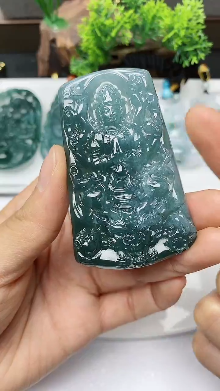 【闪购商品】翡翠颈饰未镶嵌          