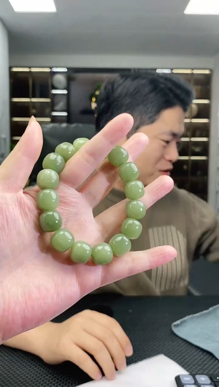 颈饰未镶嵌和田玉老型卡14手串