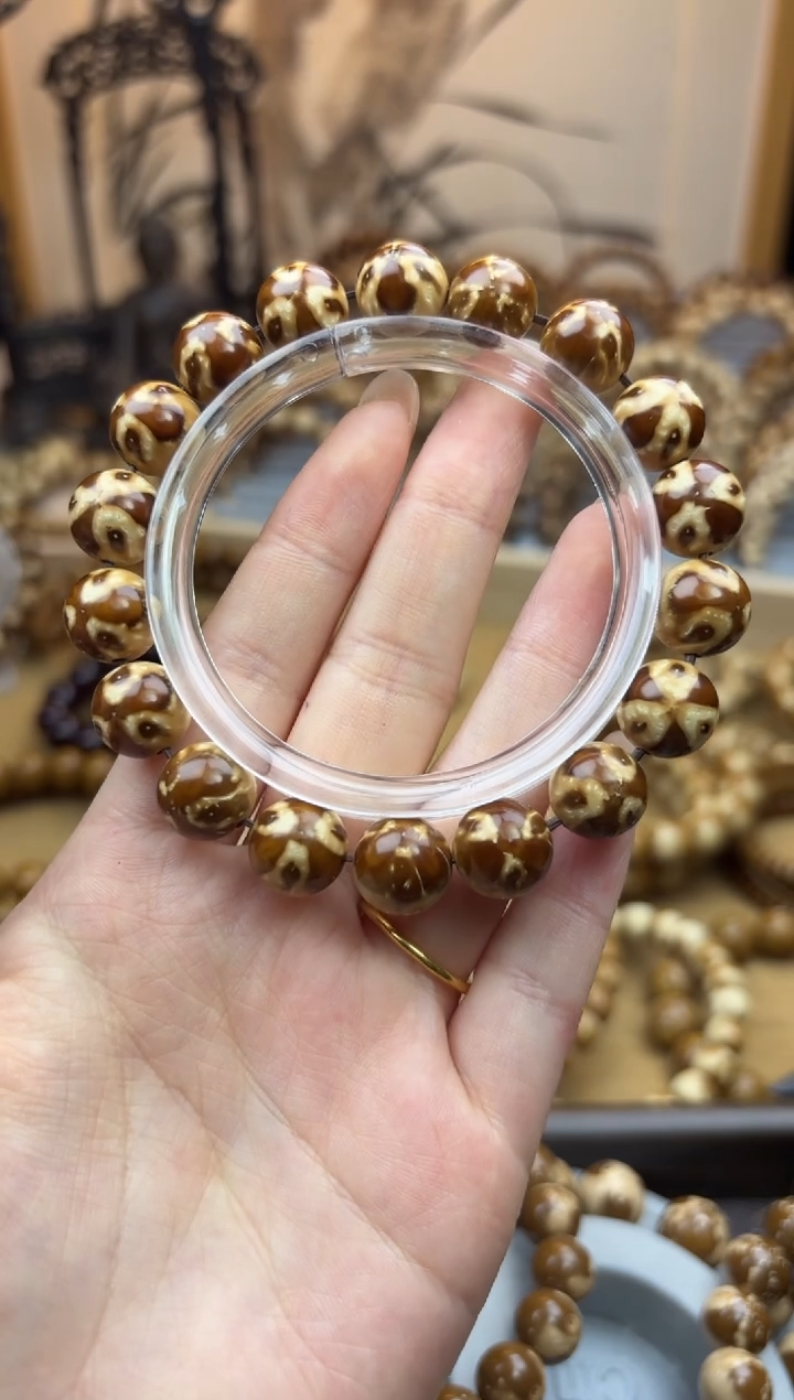 【闪购商品】紫金鼠手串11熊猫六道木三叶草