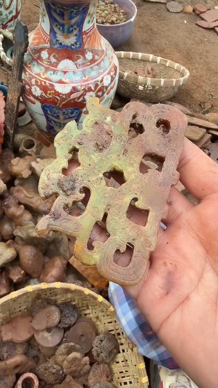 未镶嵌岫岩河磨玉（透闪石质玉）挂件冰*岫岩河磨玉