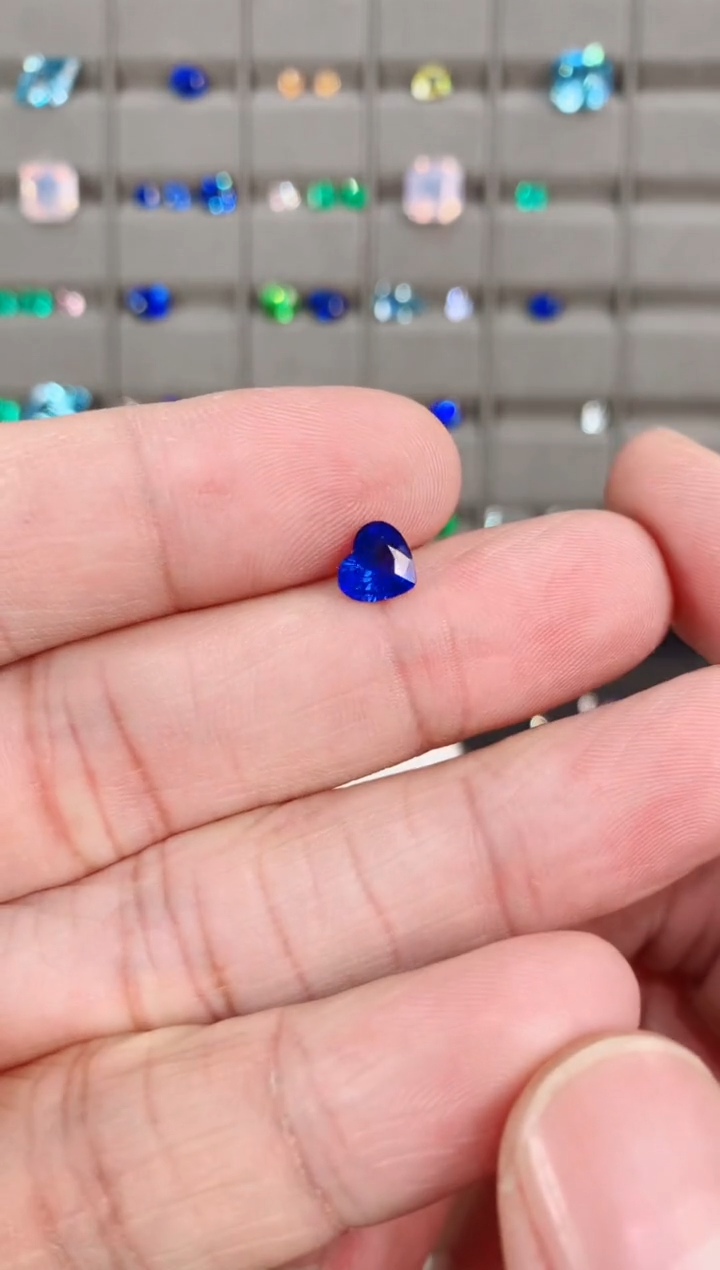 【闪购商品】蓝宝石裸石未镶嵌1.08ct皇家蓝