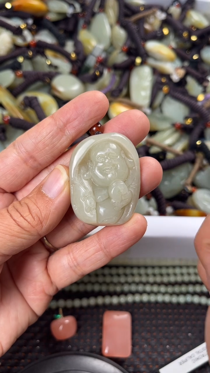 【闪购商品】和田玉颈饰未镶嵌多样性发货没有证书拍一发一有瑕