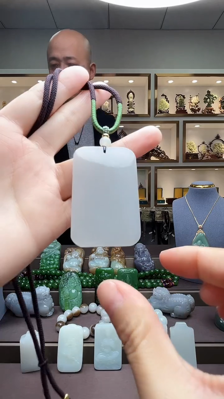 【闪购商品】和田玉颈饰未镶嵌苏