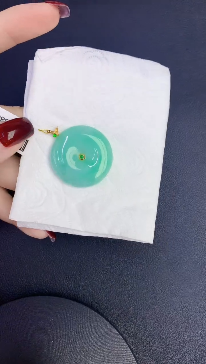 颈饰18K金镶嵌翡翠缅甸天然翡翠A货