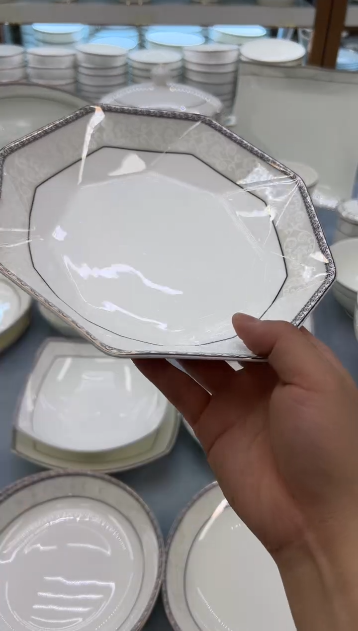 骨瓷玲珑8钻石2个 