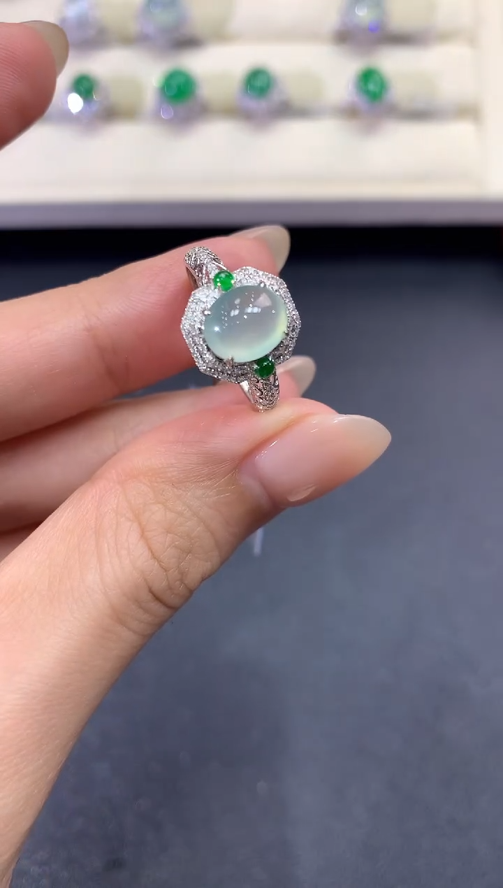 【闪购商品】翡翠戒指18K金镶嵌a249       